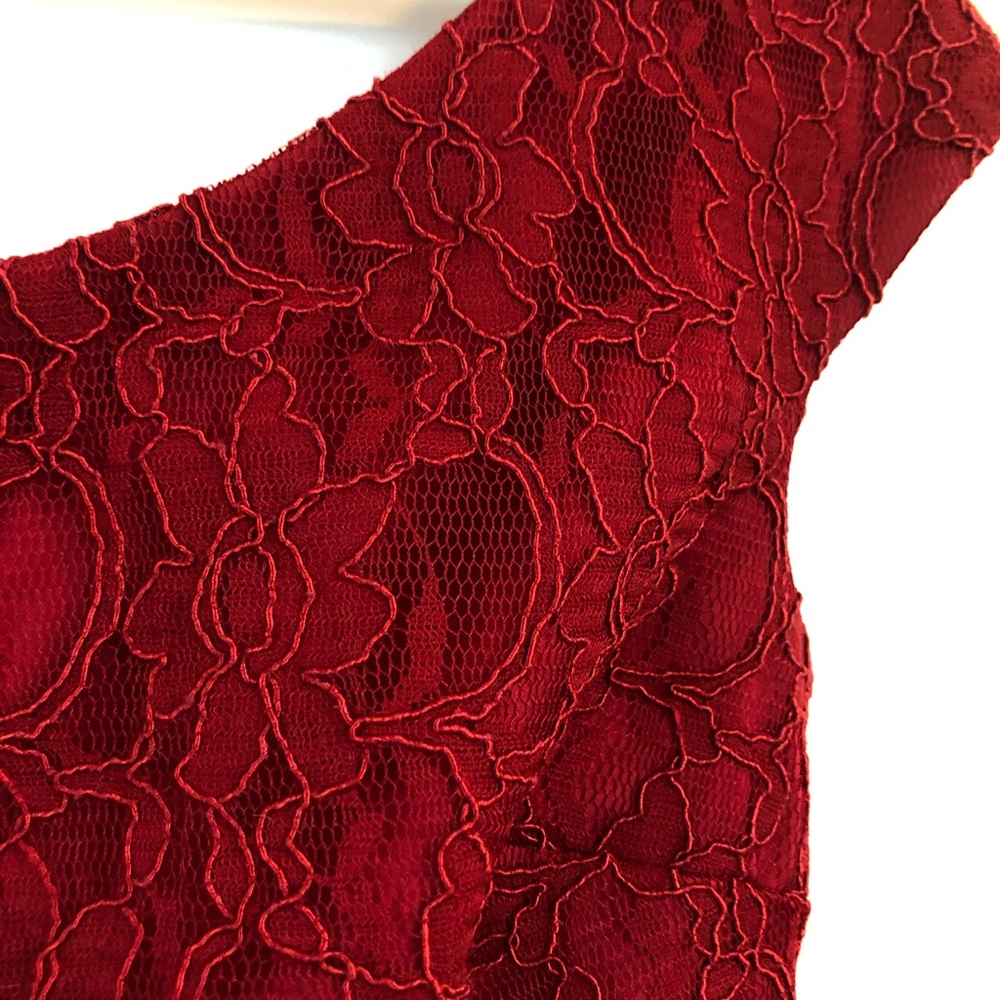 RED GUIPURE LACE DRESS - Picture 5 of 10